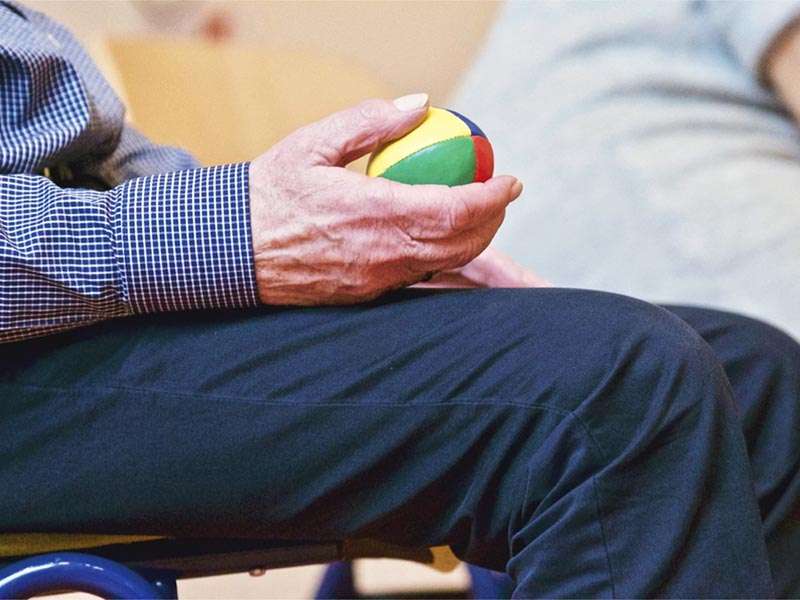 Tips for Bathing People with Alzheimer’s or Dementia Featured Image